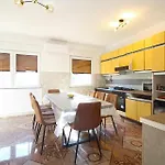 Ferienwohnung Fuer 8 Personen Ca 130 Qm In Pula, Istrien Istrische Riviera