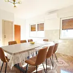 Ferienwohnung Fuer 8 Personen Ca 130 Qm In Pula, Istrien Istrische Riviera